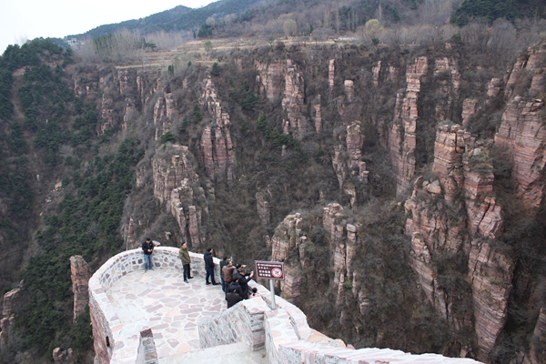 轎頂山地質(zhì)遺跡調(diào)查.jpg
