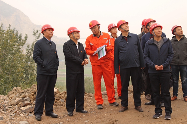 聽取匯報.jpg