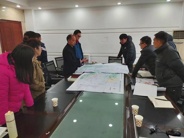 鄭州市國(guó)土空間規(guī)劃編制項(xiàng)目組討論.jpg